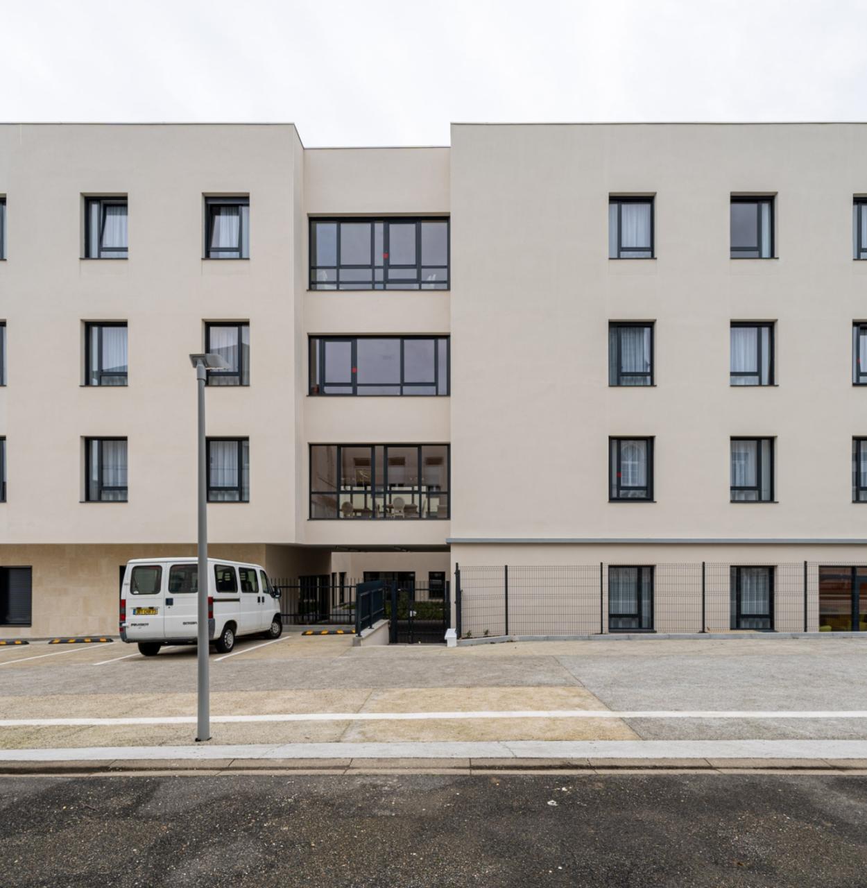 17297_ehpad_montereau_exterieur_03.jpg