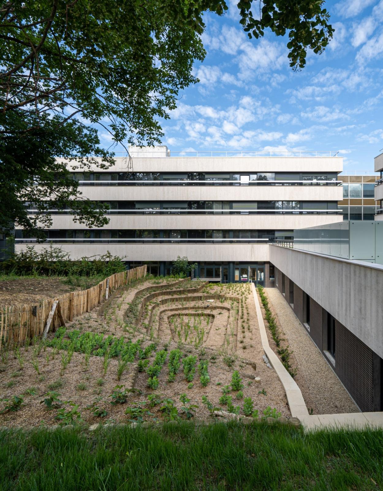 17306_hopital_porte_verte_exterieur_01.jpg