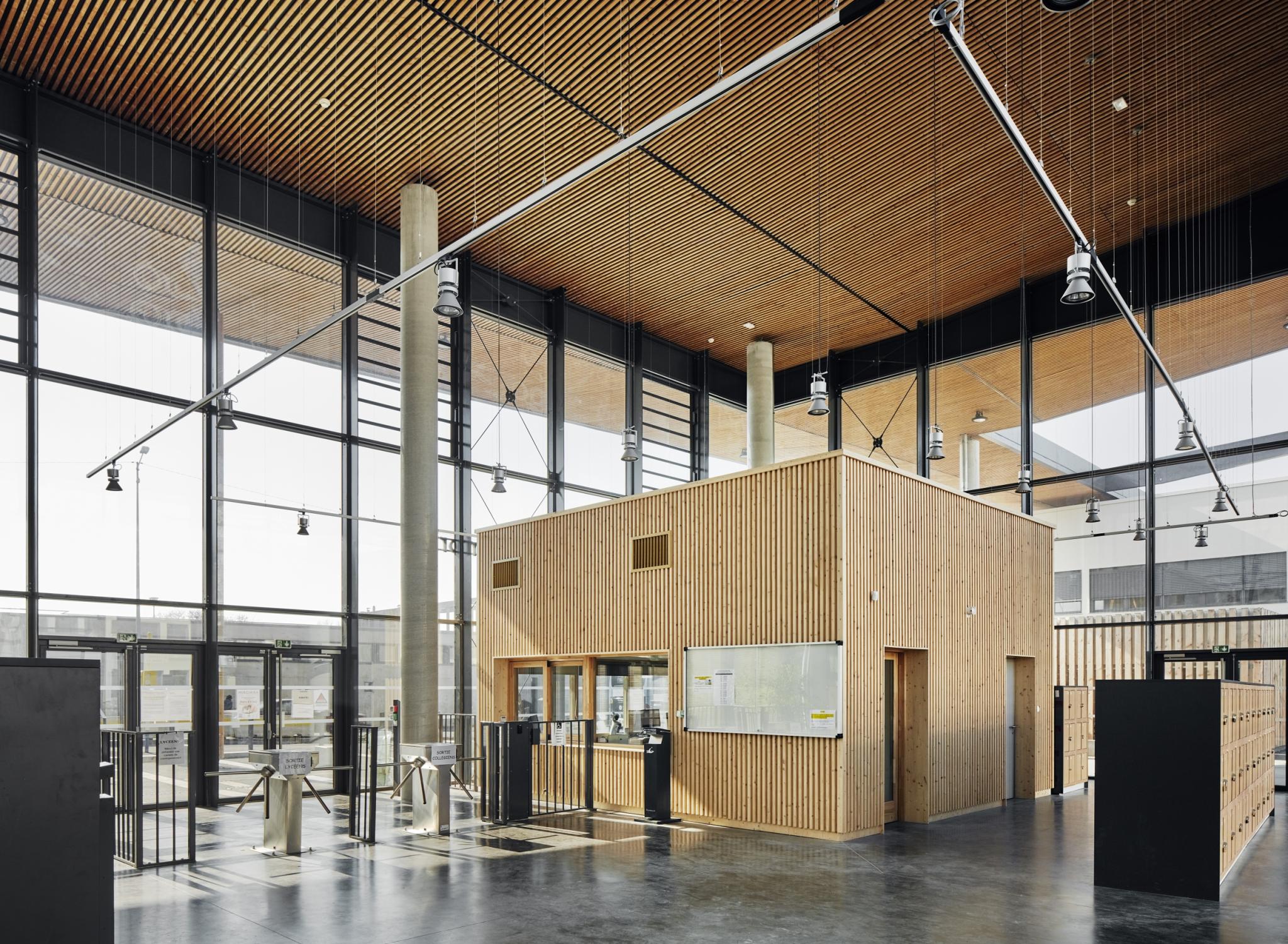 14067_lycee_armorin_crest_interieur_03.jpg