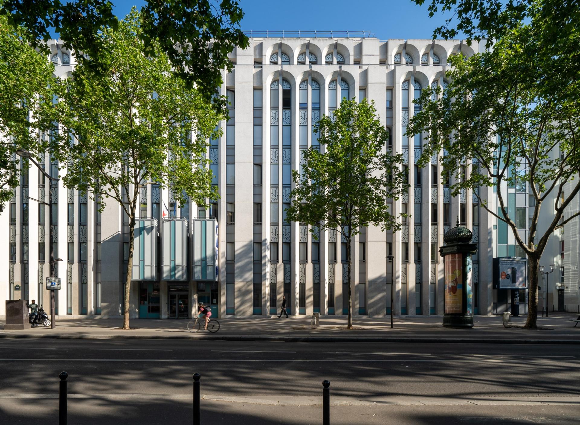 17300_caf_paris_exterieur_01.jpg