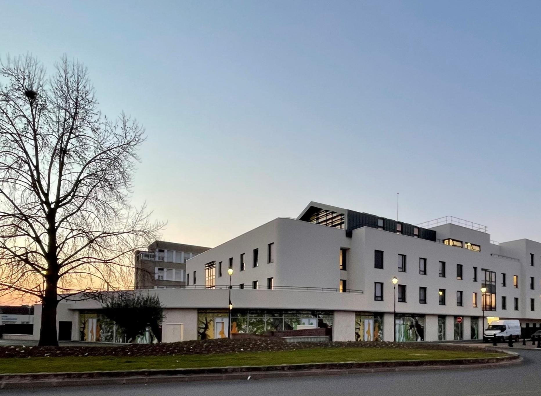17297_ehpad_montereau_exterieur_08.jpg