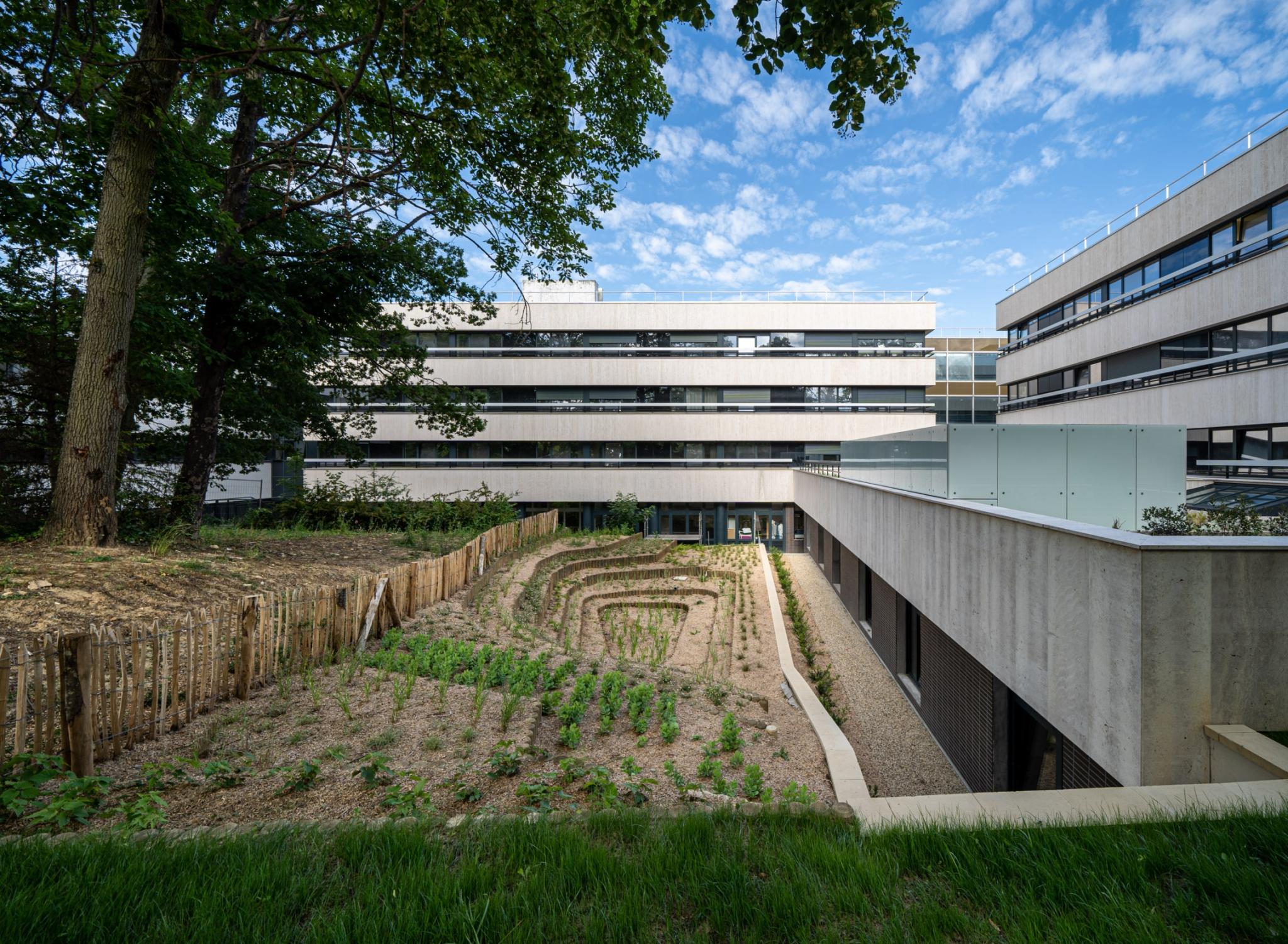 17306_hopital_porte_verte_exterieur_01.jpg