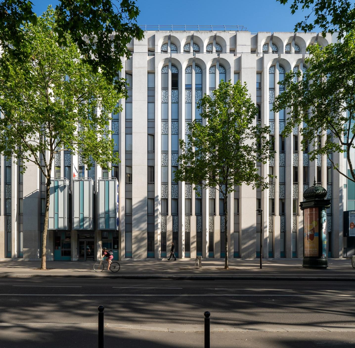17300_caf_paris_exterieur_01.jpg