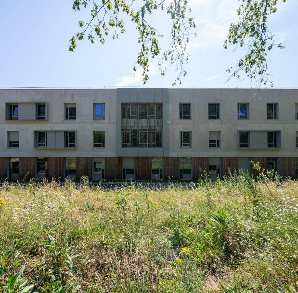 pa16289_clinique_chamigny_exterieur_05.jpg