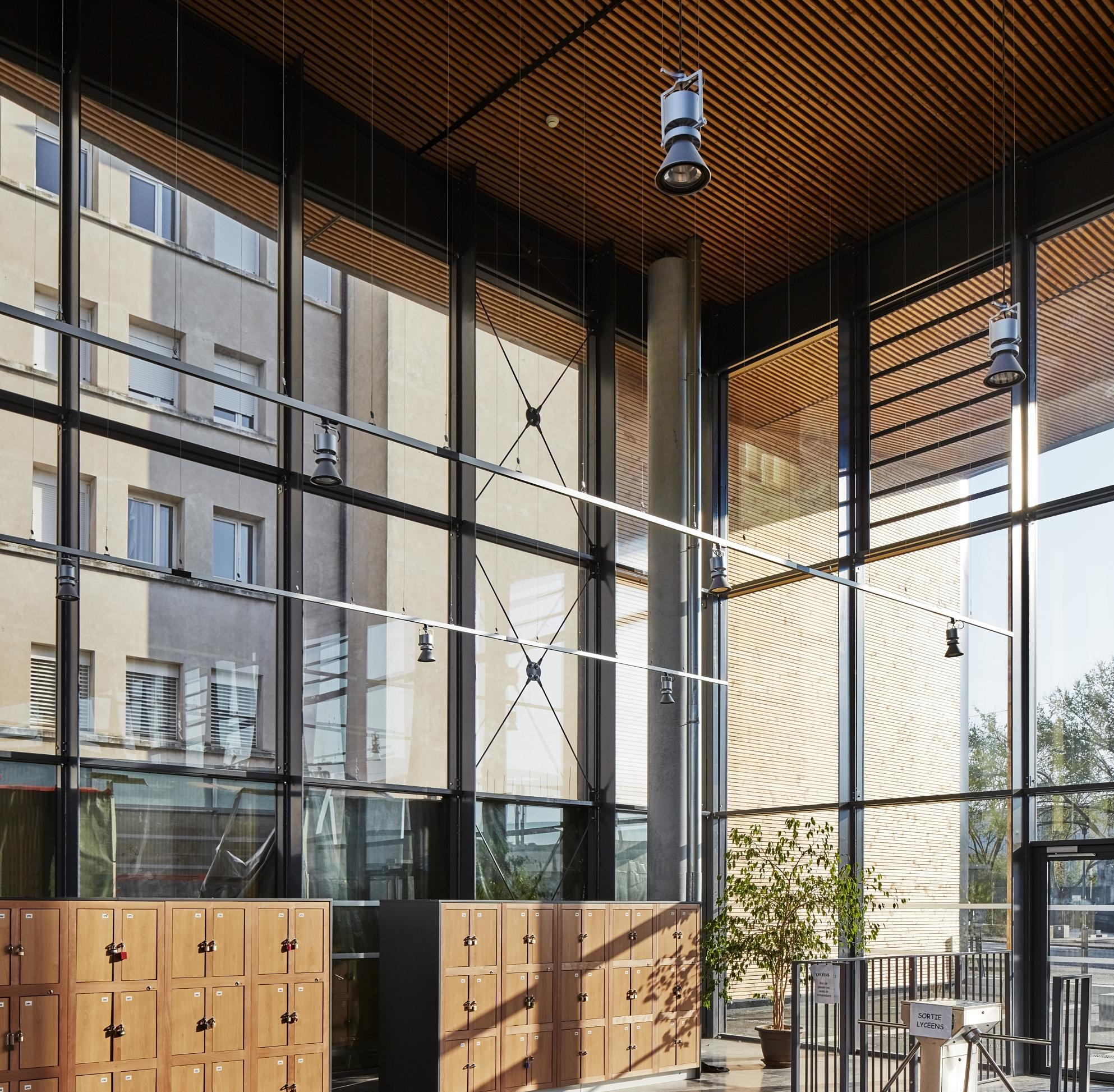 14067_lycee_armorin_crest_interieur_01.jpg