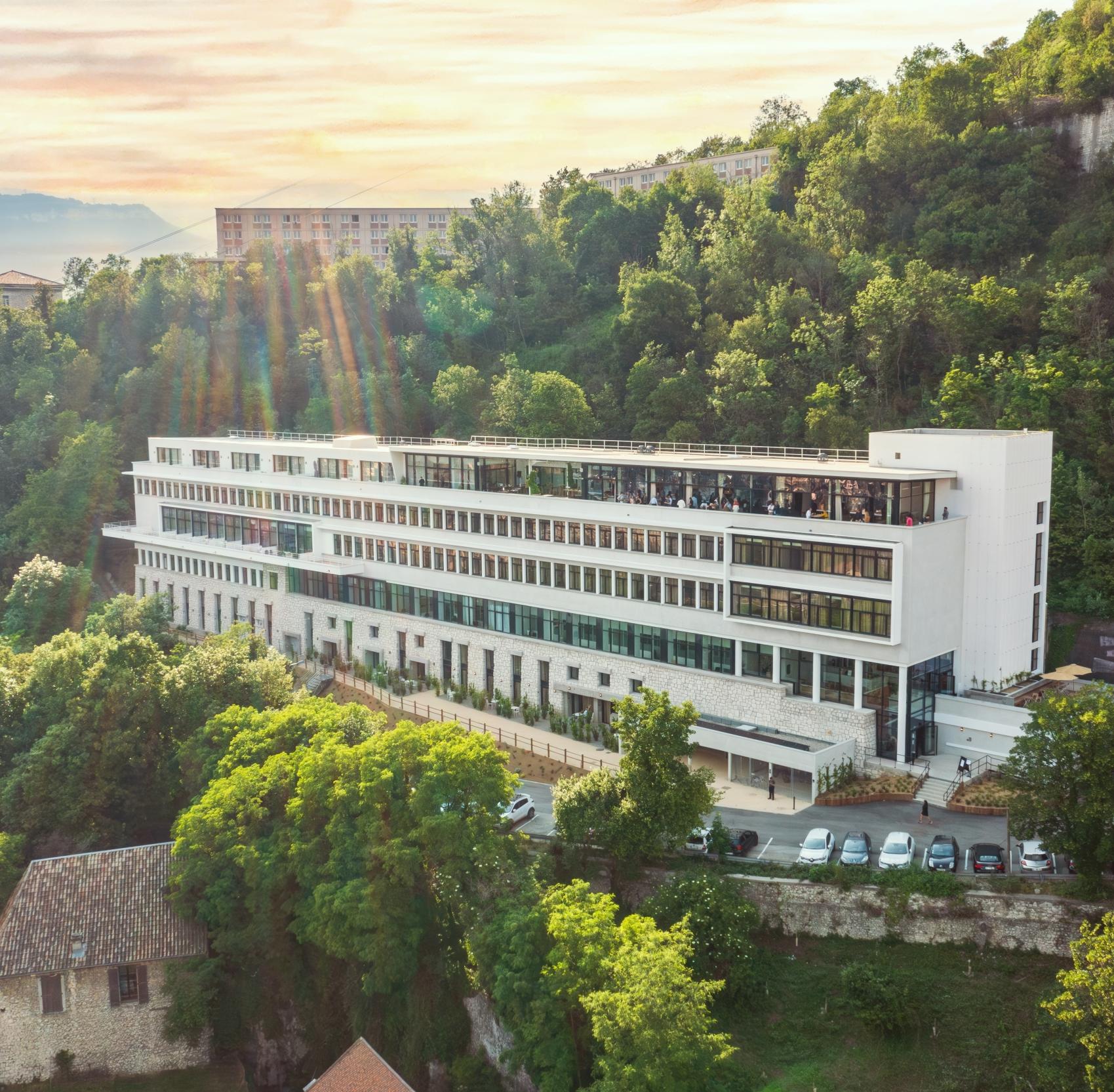 18068_dolomieu_grenoble_exterieur_02.jpg