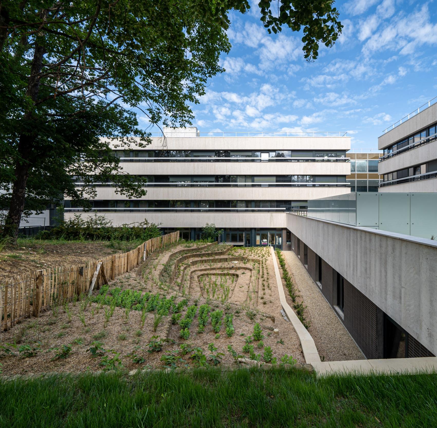 17306_hopital_porte_verte_exterieur_01.jpg