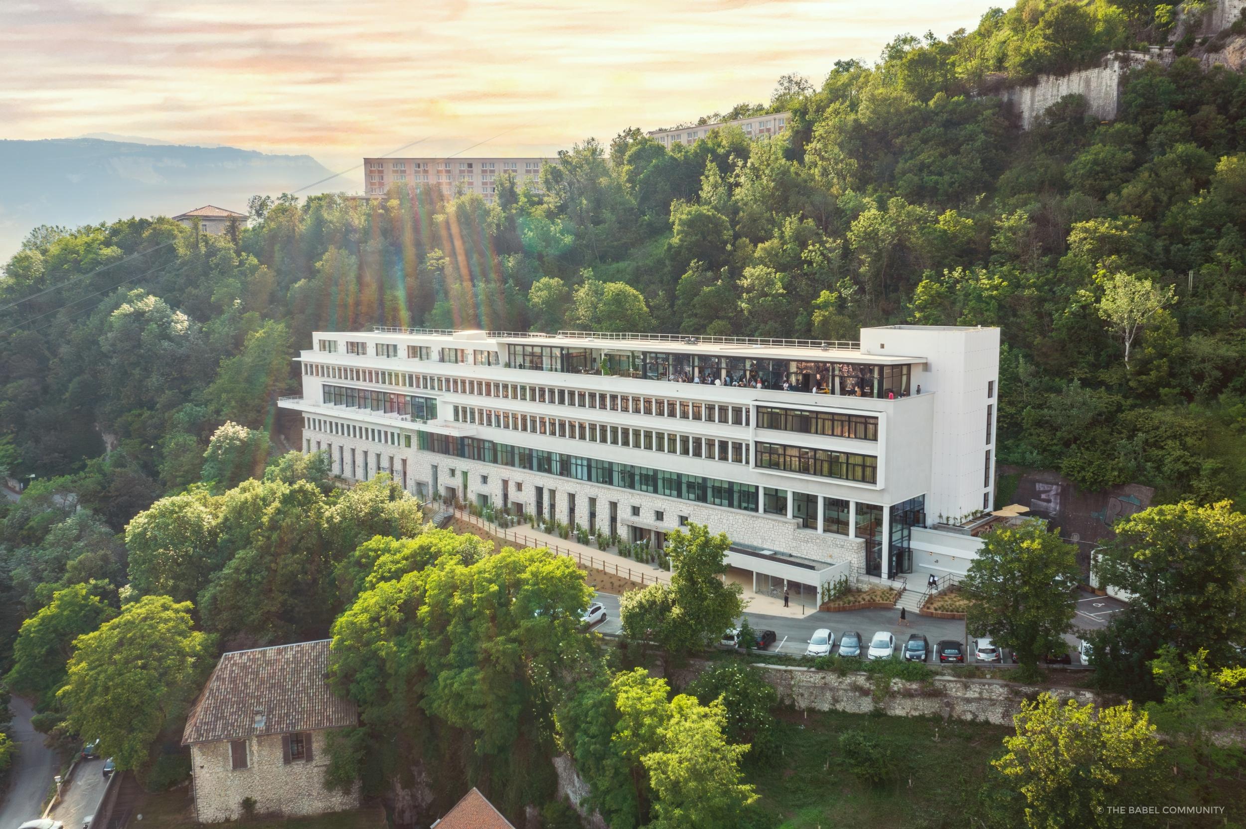 18068_dolomieu_grenoble_exterieur_02.jpg