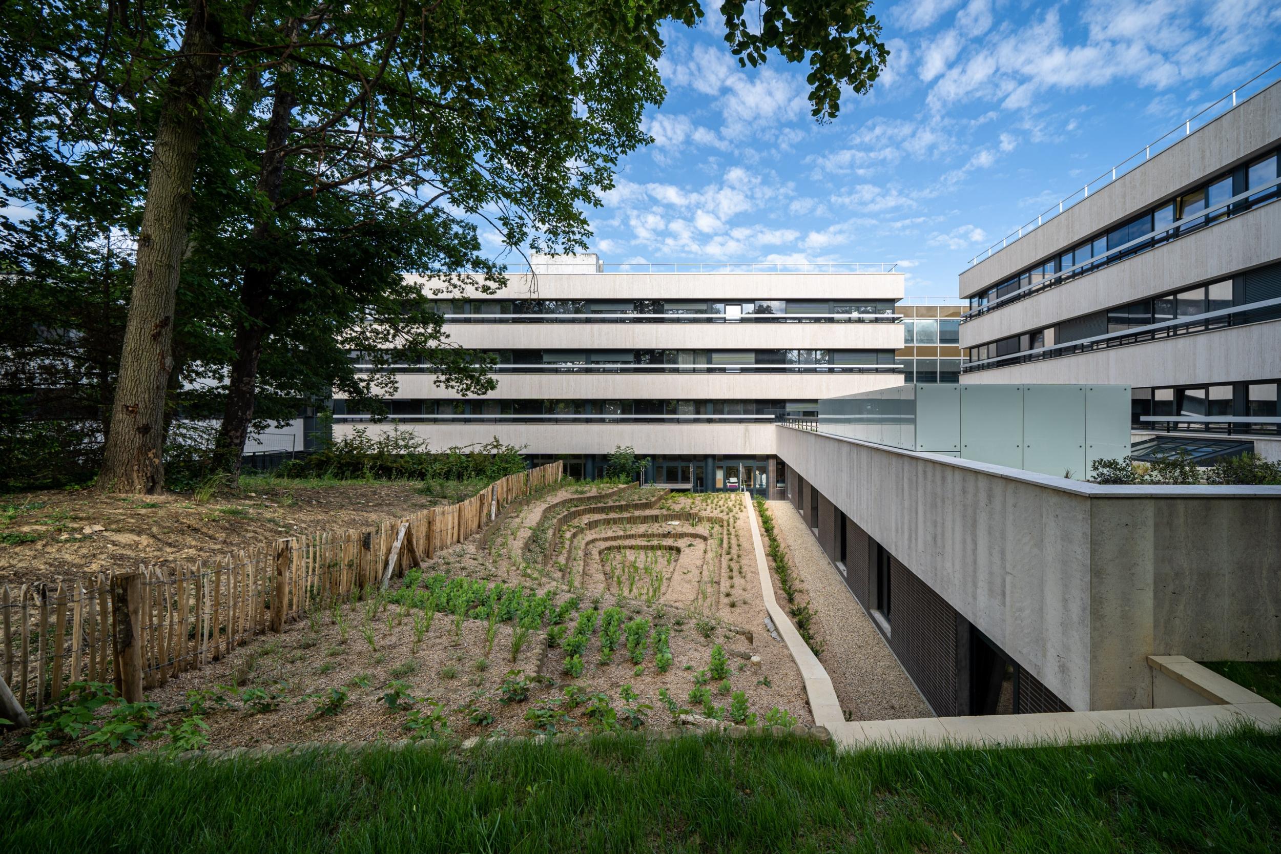 17306_hopital_porte_verte_exterieur_01.jpg
